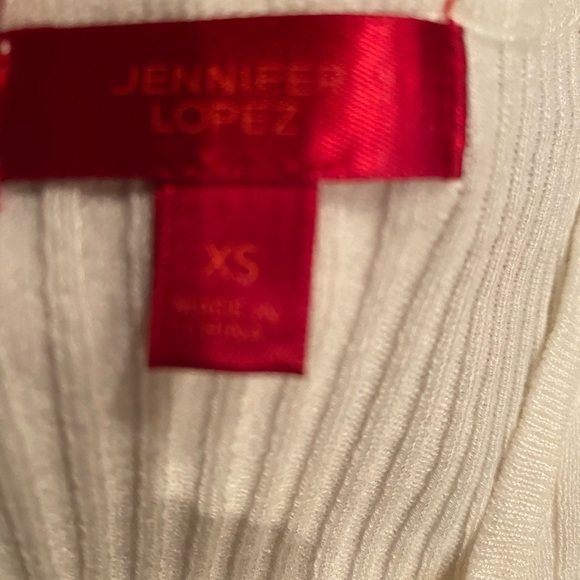 Jennifer Lopez Cream Colored Ribbed Sweater - Picture 4 of 5